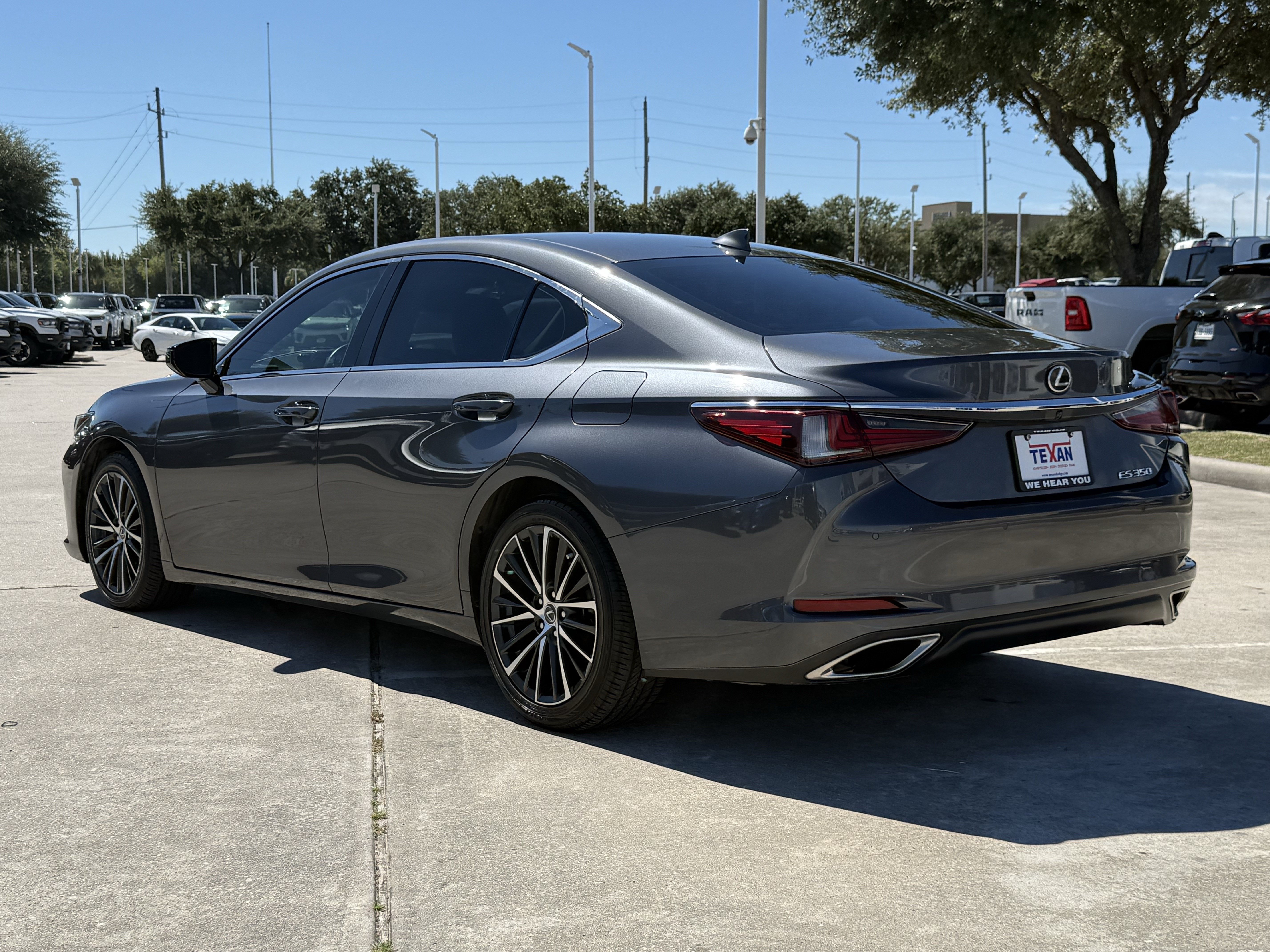 Used 2022 Lexus ES 350 w/ Premium Package FWD image 7