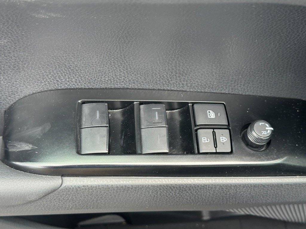 Used 2026 Toyota Camry SE FWD image 22