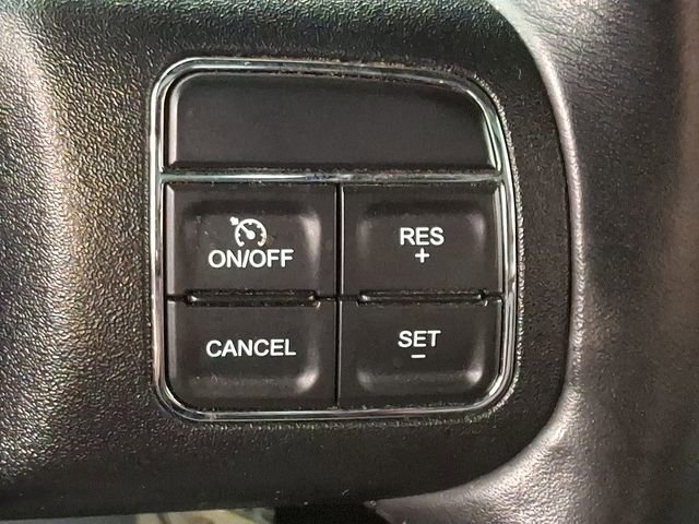 Used 2018 Jeep Wrangler Sahara w/ Connectivity Group image 20