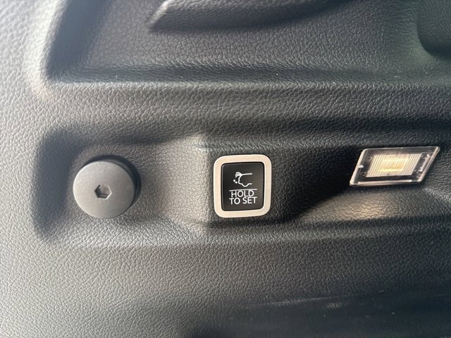 Used 2022 Jeep Grand Cherokee L Limited image 18