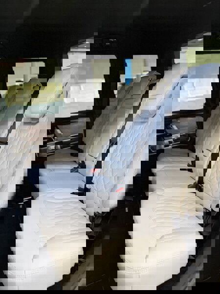 Used 2025 Mercedes-Benz G 63 AMG 4MATIC image 13