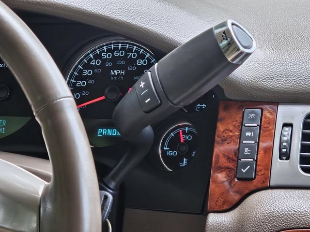 Used 2013 Chevrolet Avalanche LTZ RWD image 25