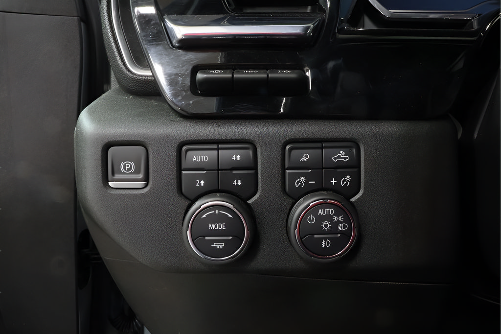 Used 2024 Chevrolet Silverado 1500 High Country w/ High Country Premium Package AWD/4WD image 19