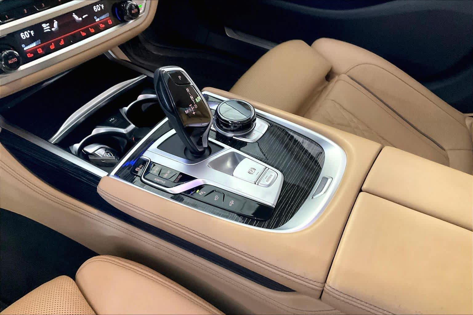 Used 2022 BMW 740i w/ Luxury Rear Seating Package RWD image 14