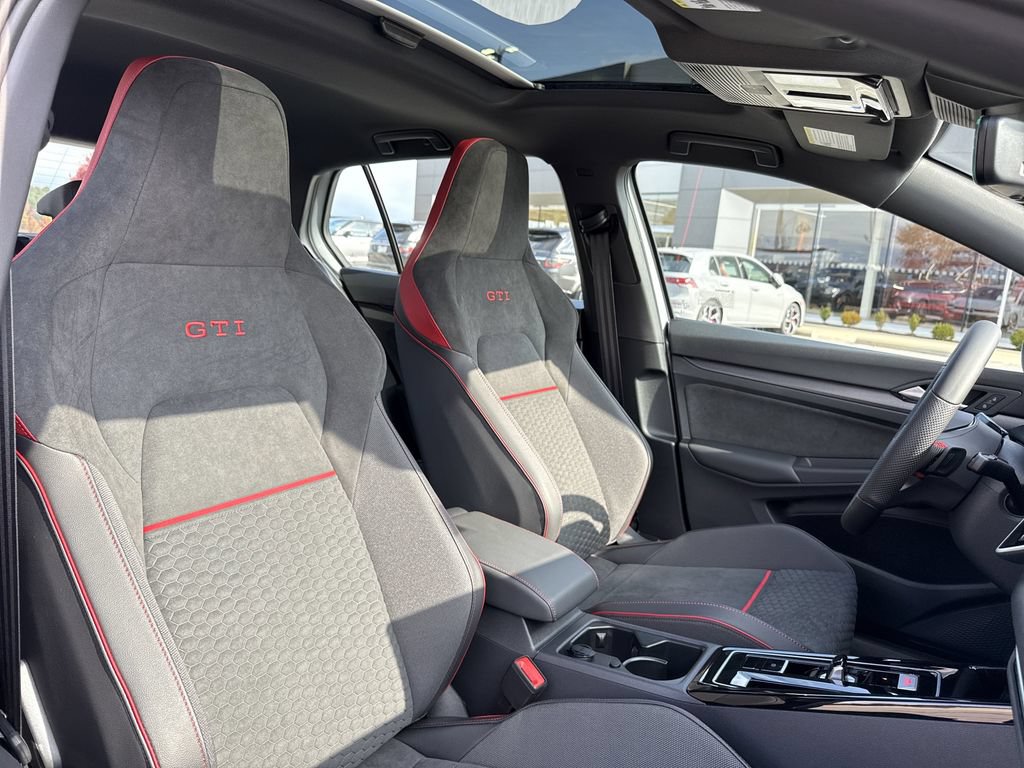 New 2026 Volkswagen GTI SE FWD image 17