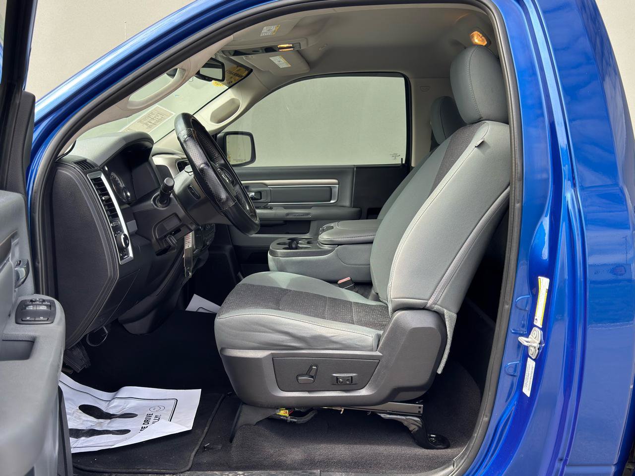Used 2017 RAM 2500 SLT w/ Popular Equipment Group AWD/4WD image 12