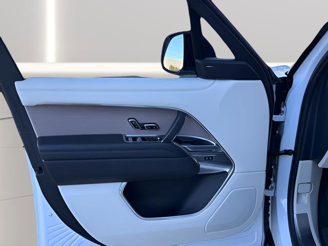 Certified 2023 Land Rover Range Rover SE image 26
