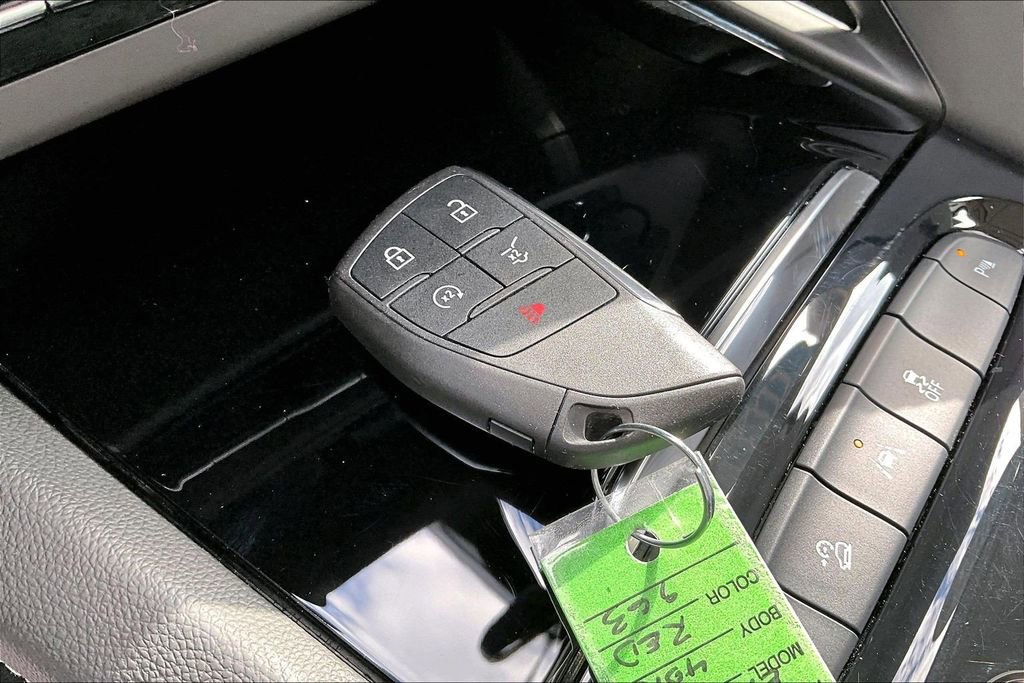 Used 2023 Buick Envision Essence w/ Sport Touring Package AWD/4WD image 12