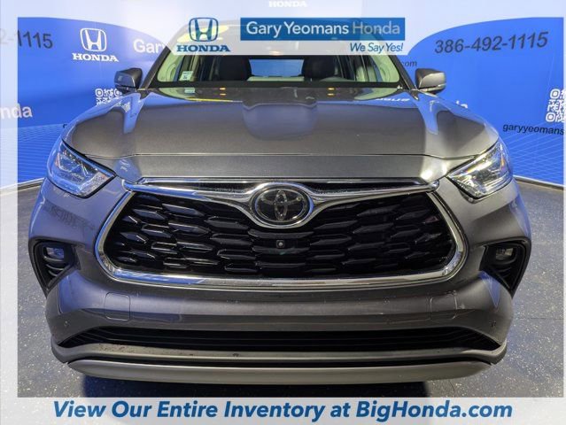 Used 2023 Toyota Highlander Platinum FWD image 11