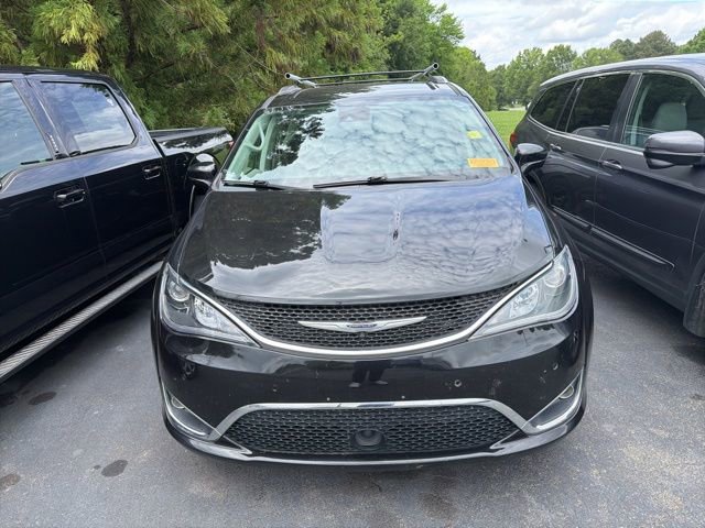 Used 2020 Chrysler Pacifica Touring-L w/ Advanced Safetytec Group FWD image 4
