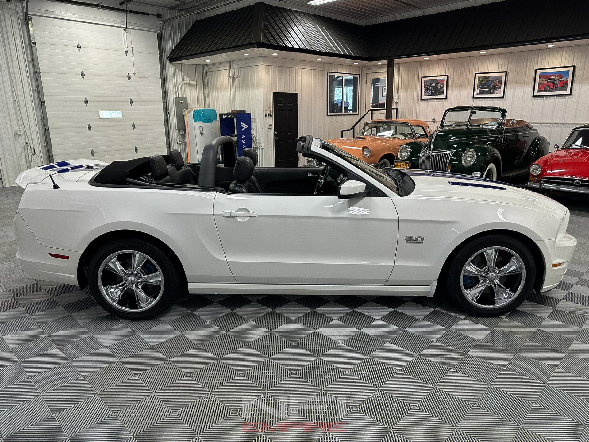 Used 2013 Ford Mustang GT Premium w/ Security Pkg image 12