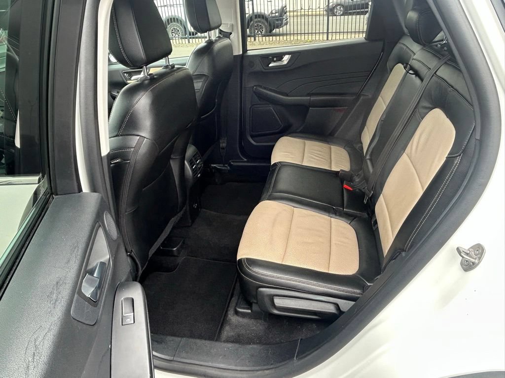 Used 2022 Ford Escape Titanium w/ Titanium Elite Package AWD/4WD image 34