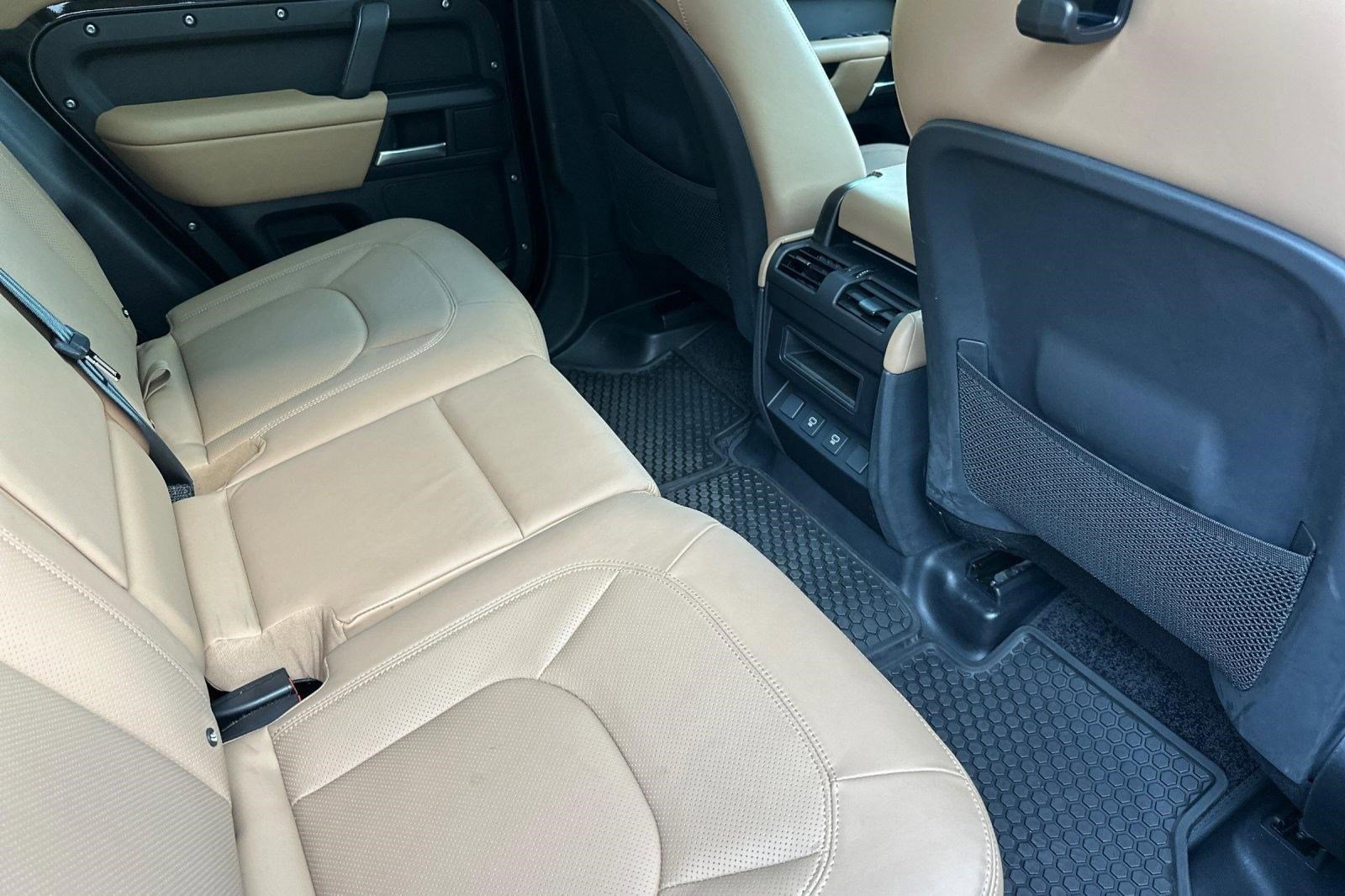 Used 2025 Land Rover Defender 110 S image 30