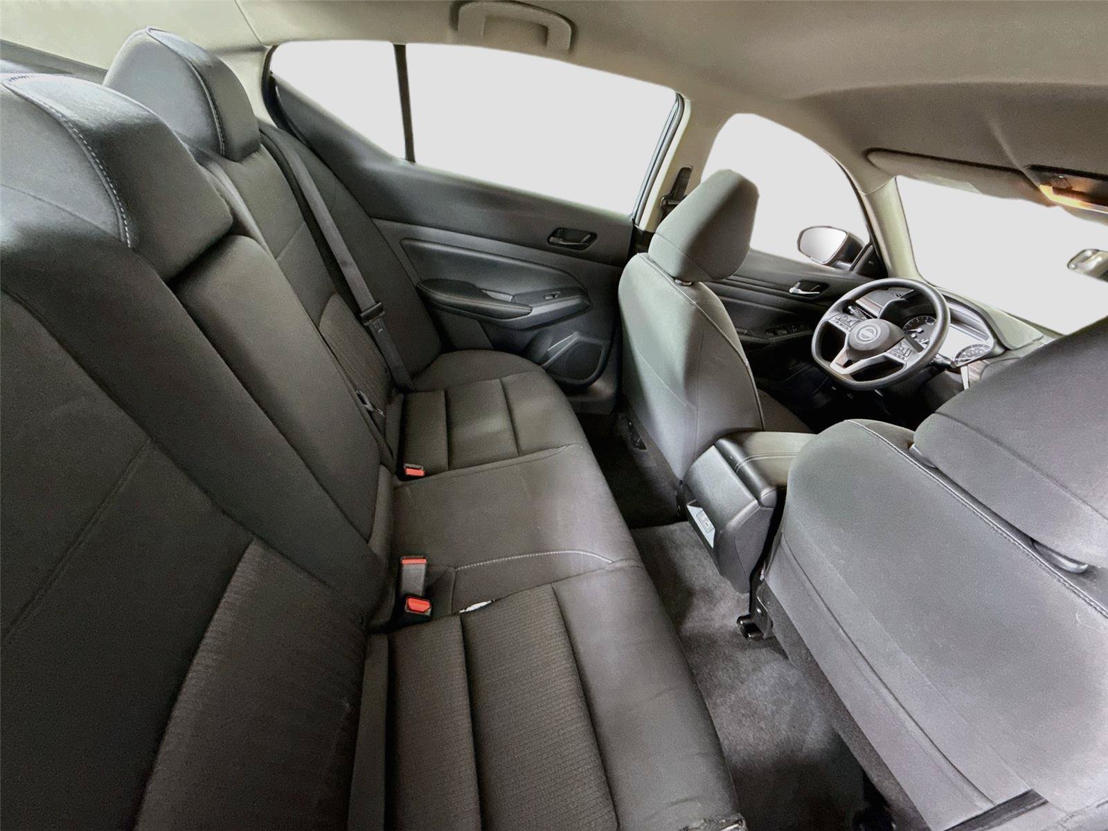 Used 2025 Nissan Altima 2.5 SV FWD image 17