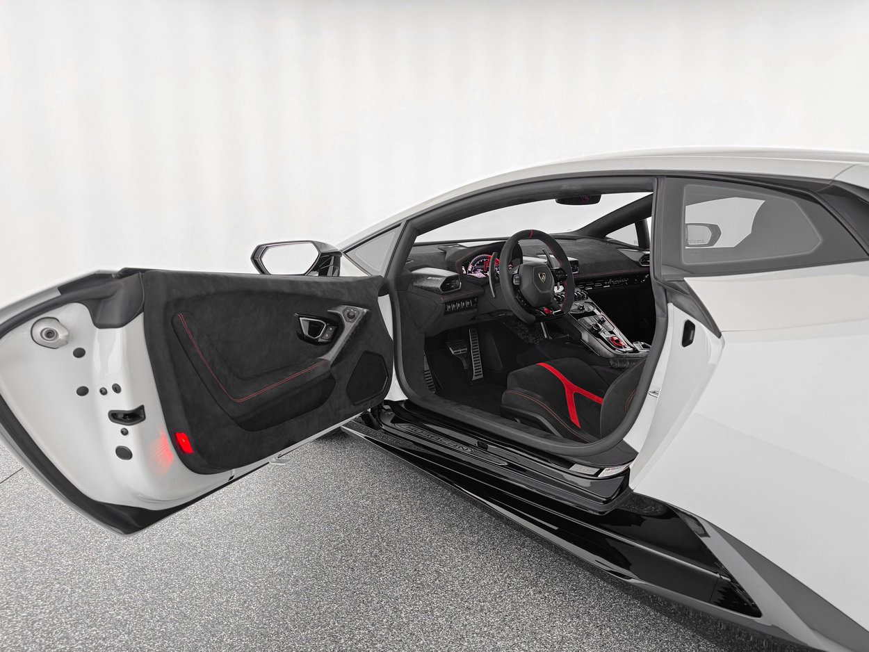 Used 2018 Lamborghini Huracan Performante image 12