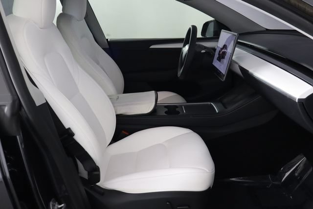 Used 2024 Tesla Model Y Long Range RWD image 11