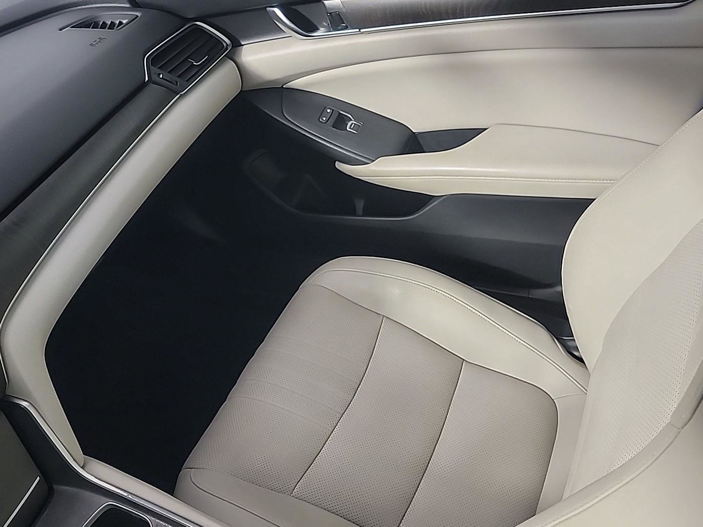 Certified 2018 Honda Accord EX-L image 22