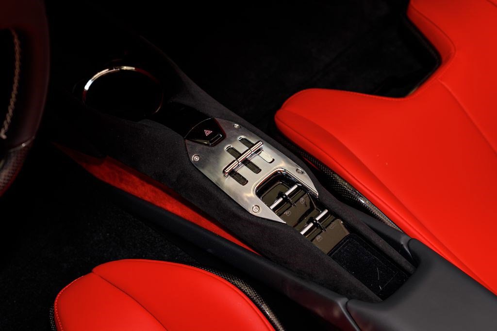 Used 2024 Ferrari 296 GTS RWD image 31