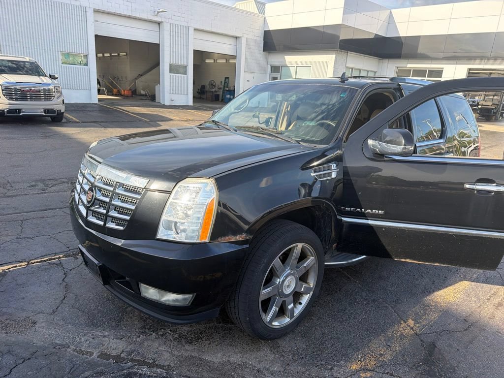 Used 2010 Cadillac Escalade Luxury AWD/4WD image 5