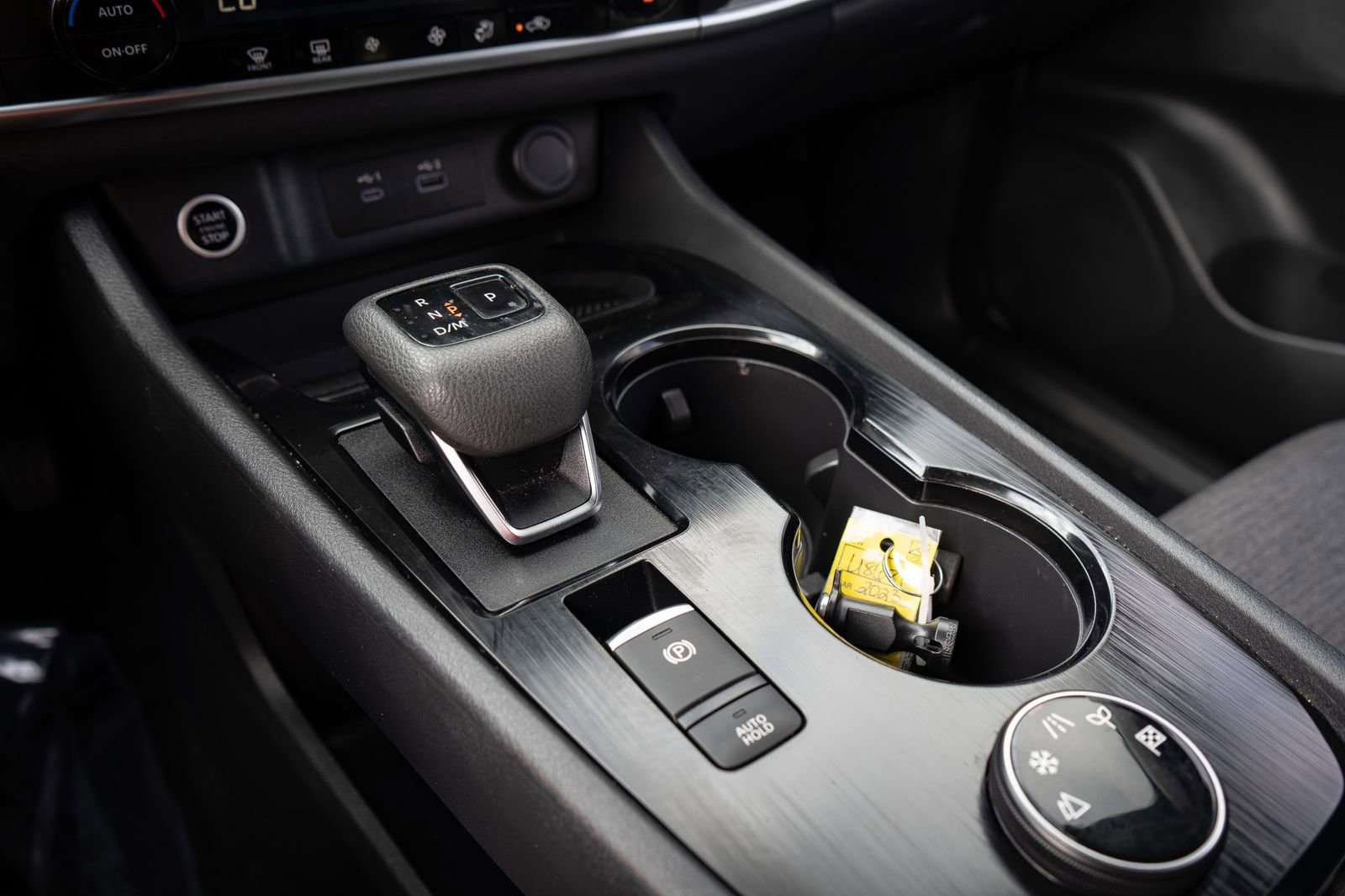 Used 2023 Nissan Rogue SV image 26