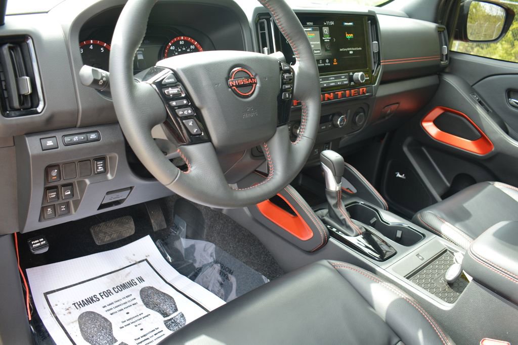 Used 2025 Nissan Frontier PRO-4X w/ Pro Premium Package AWD/4WD image 11