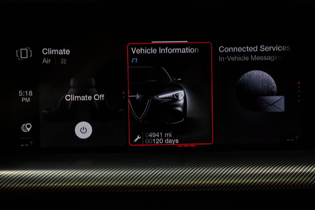 Used 2023 Alfa Romeo Stelvio Veloce image 31