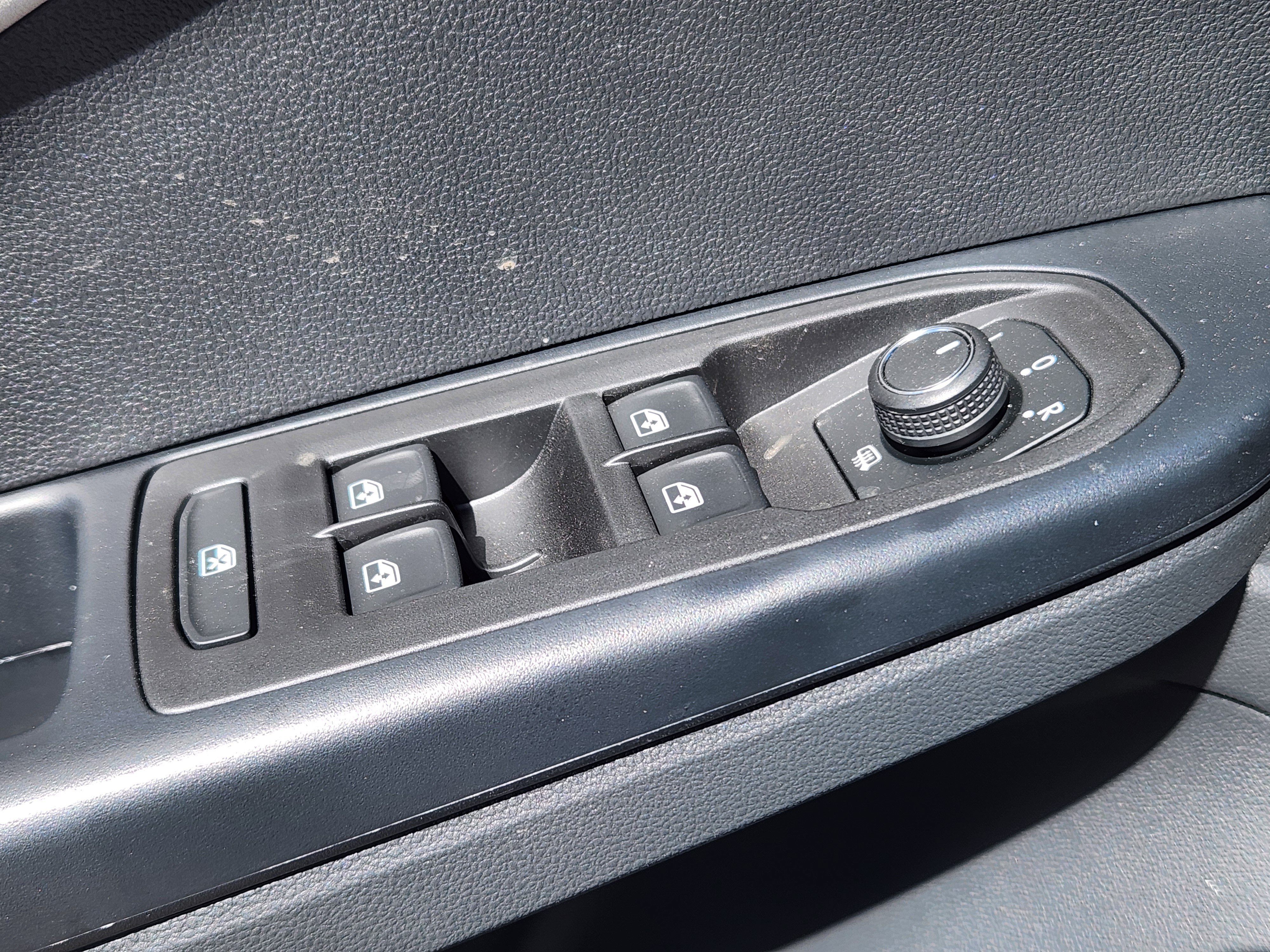 New 2026 Volkswagen Taos SE AWD/4WD image 16