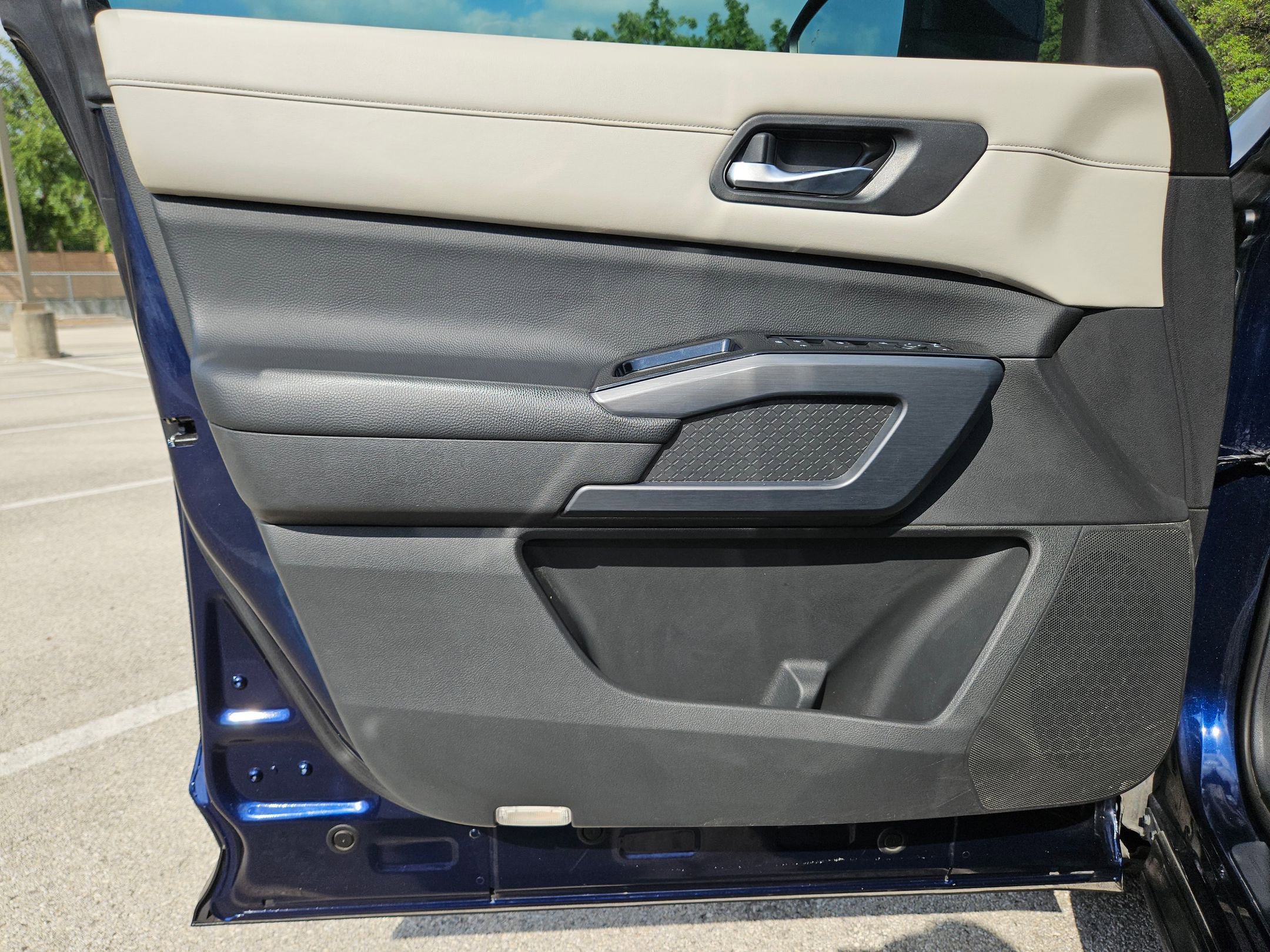 Used 2022 Nissan Pathfinder SL w/ SL Premium Package image 12