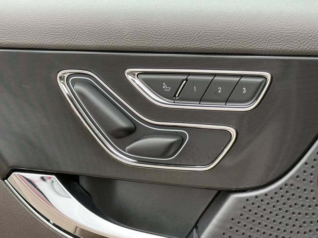 Certified 2023 Lincoln Corsair AWD w/ Equipment Group 101A image 13