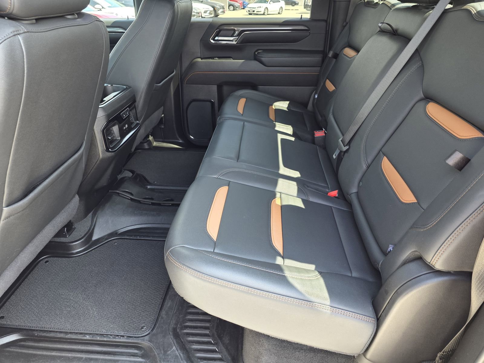 Used 2024 GMC Sierra 2500 AT4 w/ AT4 Preferred Package image 16