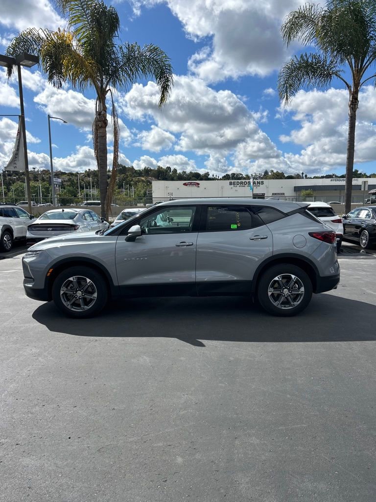 Used 2025 Chevrolet Blazer LT image 9
