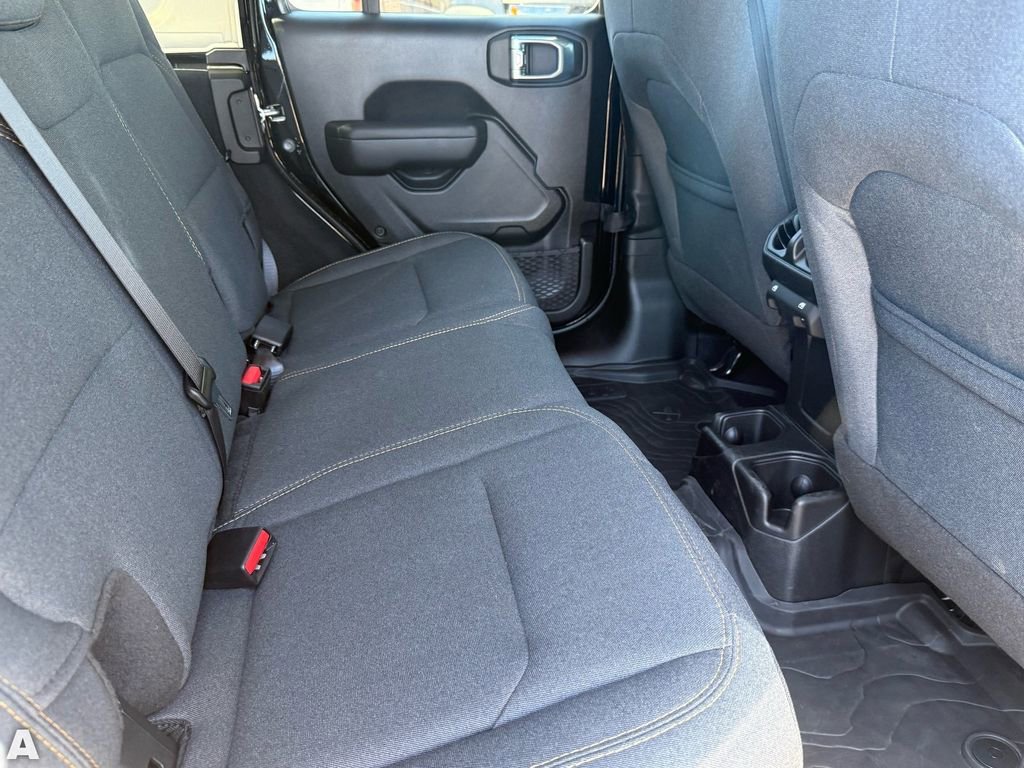 Used 2025 Jeep Wrangler Sport S image 28