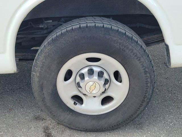 Used 2022 Chevrolet Express 3500 Extended w/ Driver Convenience Package image 12