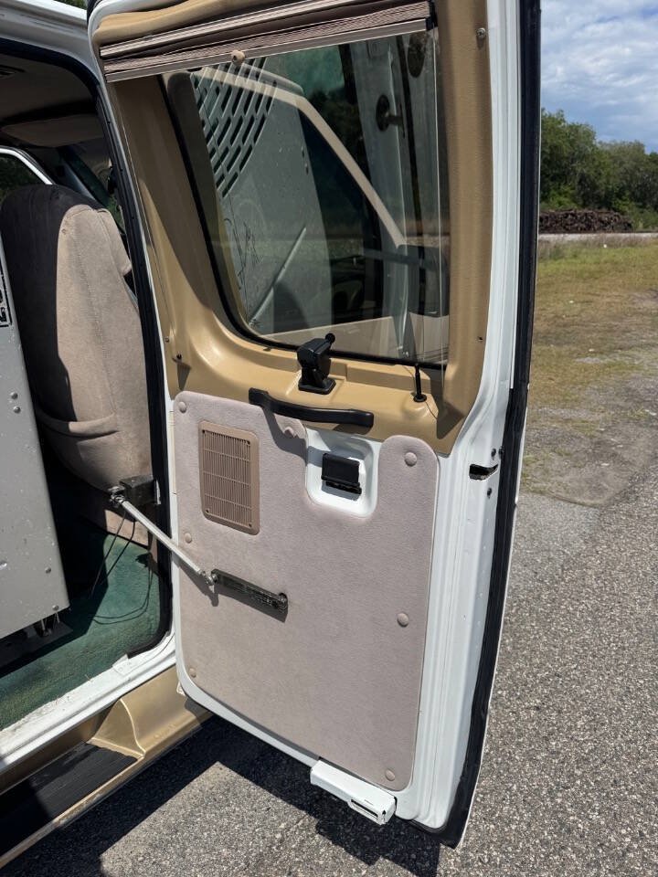 Used 1997 Ford E-150 and Econoline 150 RWD image 21