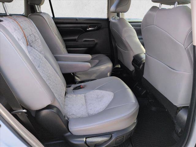 Used 2022 Toyota Highlander Bronze Edition image 20