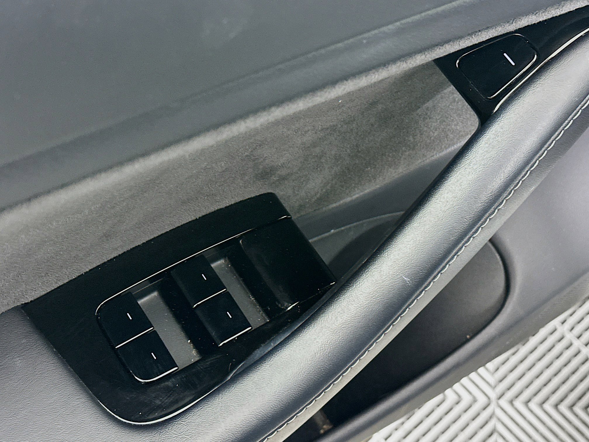 Used 2018 Tesla Model 3 Long Range image 15