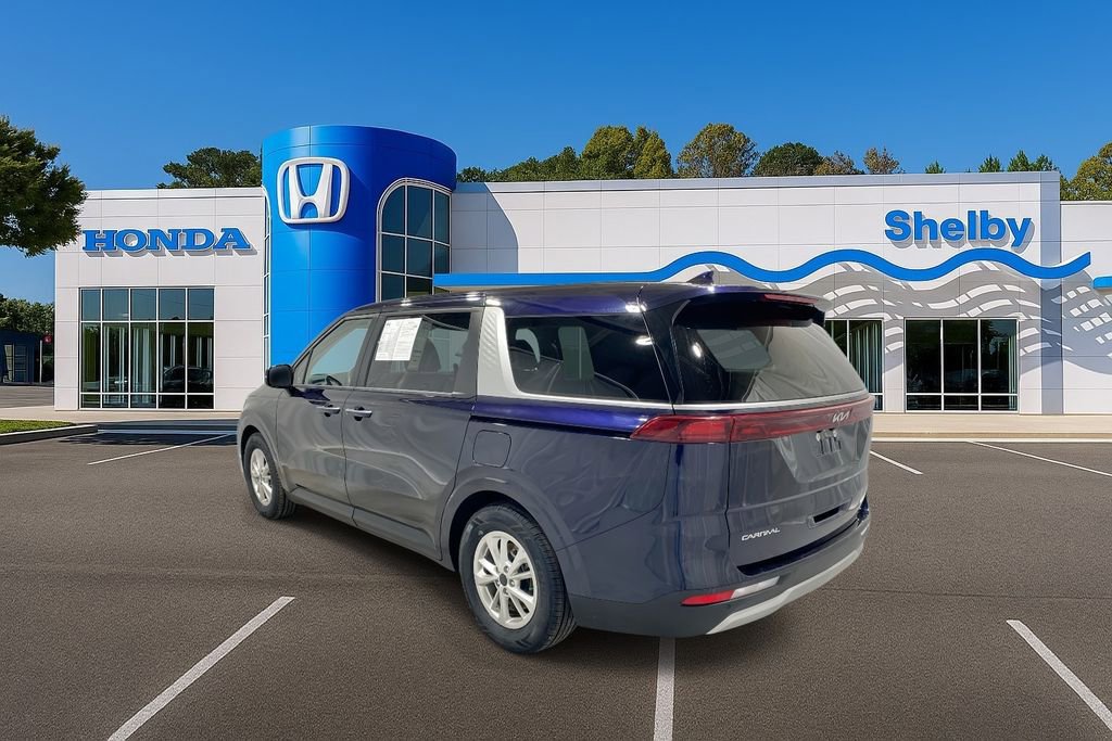 Used 2024 Kia Carnival LX image 6