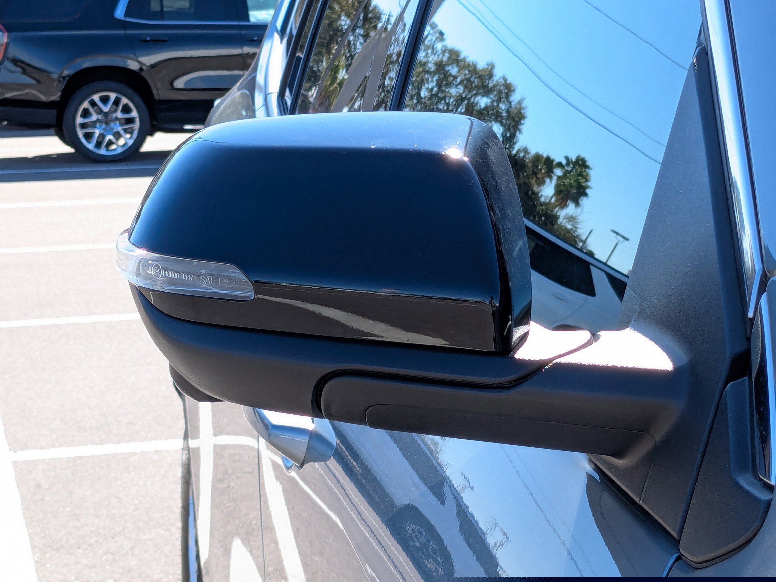 Used 2024 GMC Acadia Elevation image 11