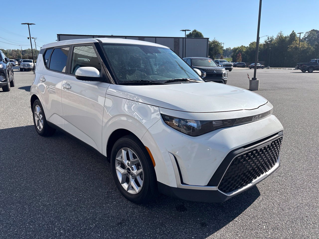 Used 2024 Kia Soul LX w/ Option Group 015 FWD image 11
