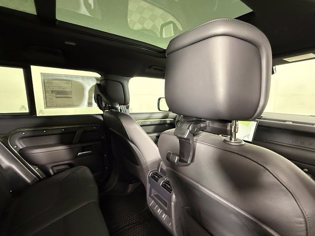 New 2026 Land Rover Defender 110 X-Dynamic SE AWD/4WD image 27