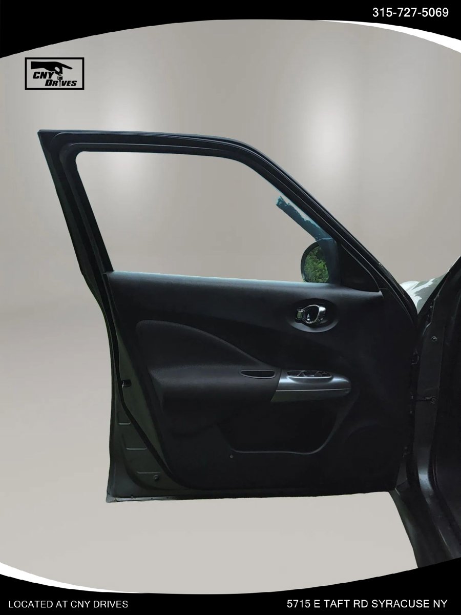 Used 2011 Nissan Juke SV FWD image 8