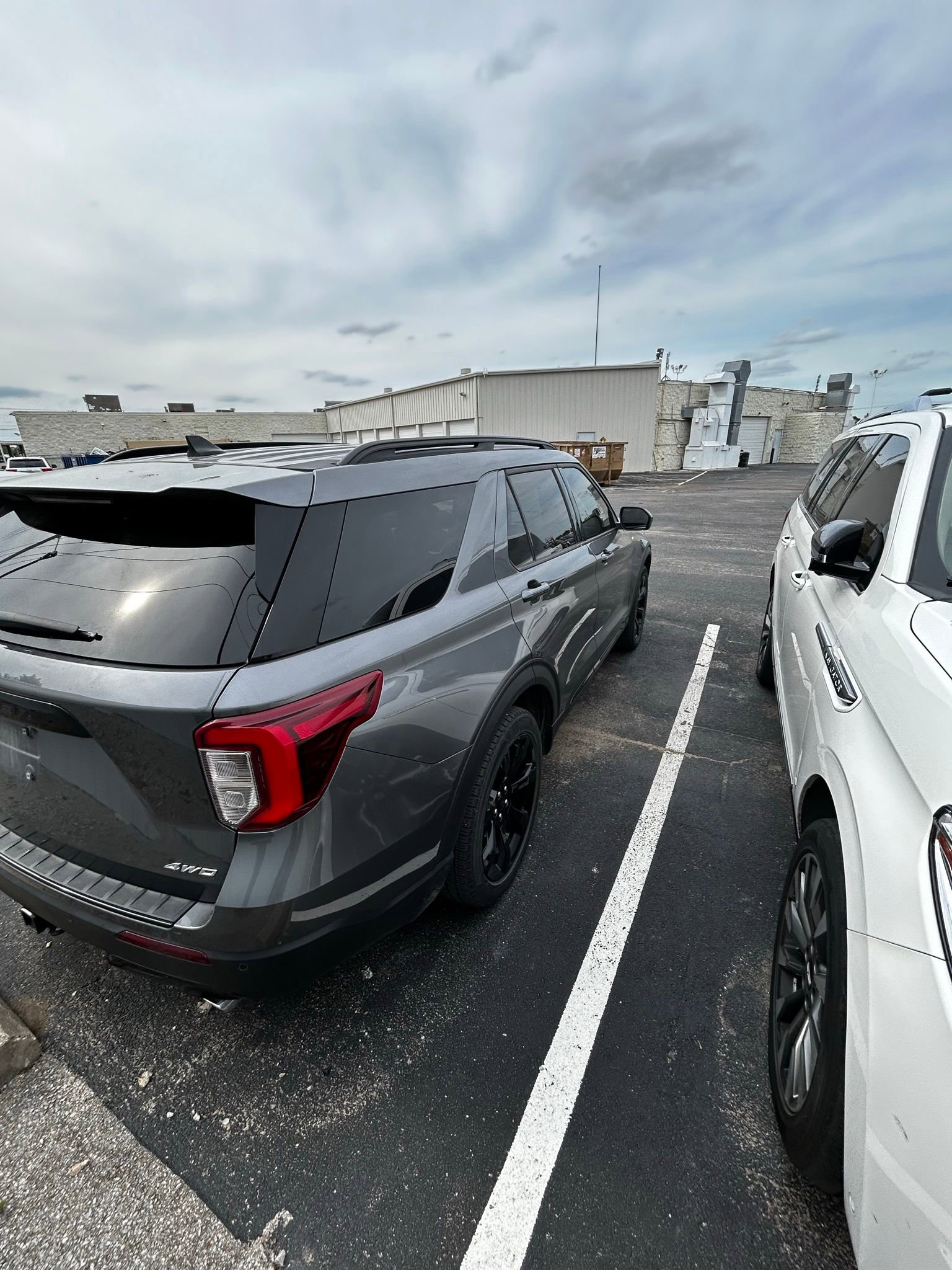 Used 2021 Ford Explorer XLT w/ Equipment Group 202A AWD/4WD image 7