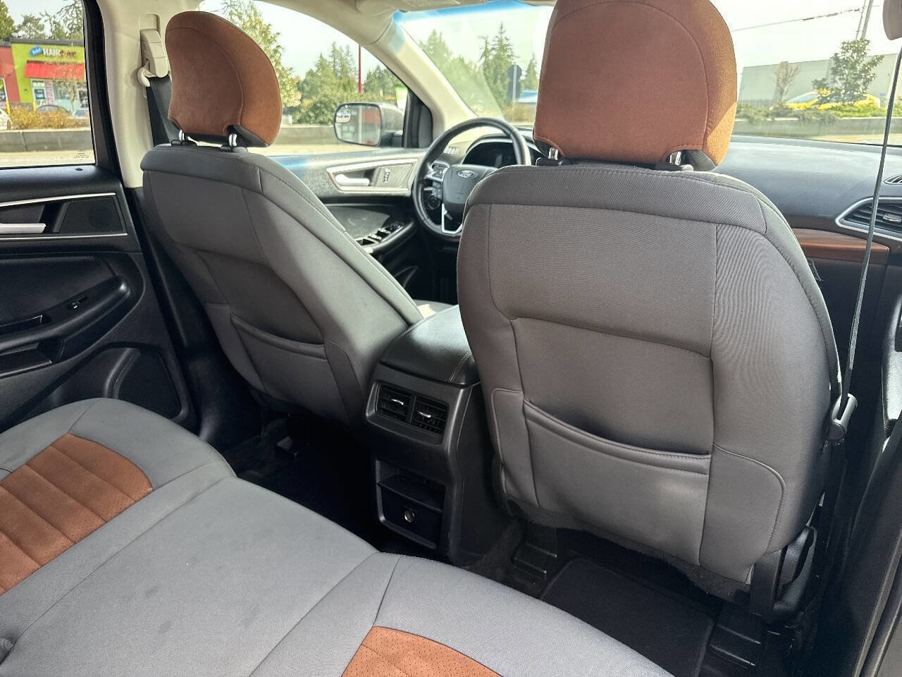 Used 2018 Ford Edge SEL w/ SEL Appearance Package image 20