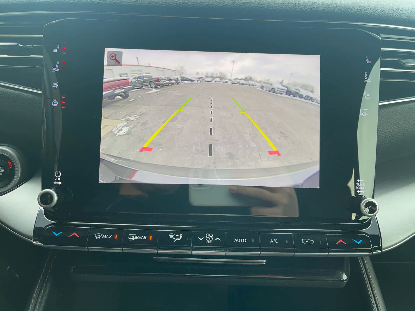 Used 2024 Jeep Wagoneer Series II image 31