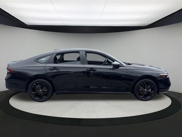 Used 2025 Honda Accord SE image 4