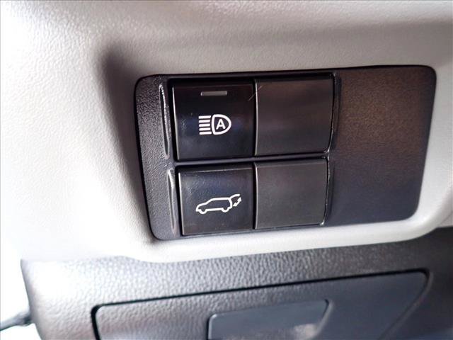 Used 2020 Toyota Highlander LE AWD/4WD image 17