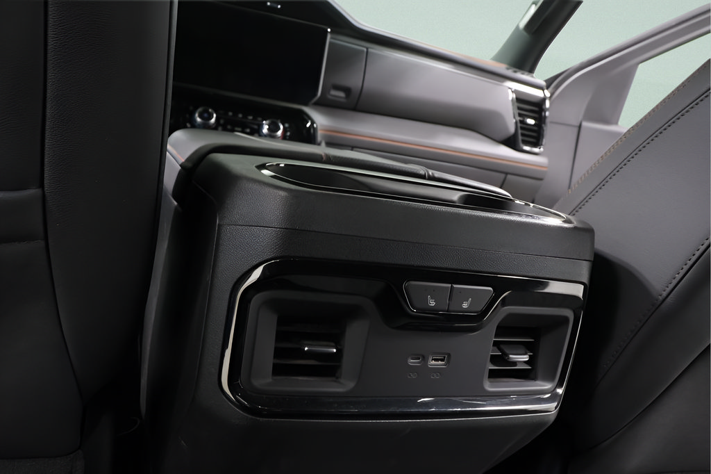Used 2025 GMC Sierra 1500 AT4 w/ Technology Package AWD/4WD image 23
