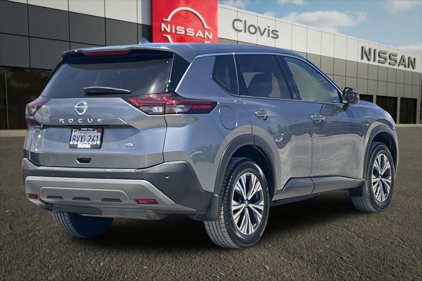 Used 2021 Nissan Rogue SV FWD image 3