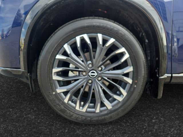 Used 2025 Nissan Rogue Platinum w/ Platinum Premium Package image 4