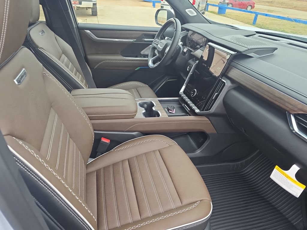 New 2026 GMC Acadia Denali Ultimate w/ LPO, Floor Liner Package AWD/4WD image 10